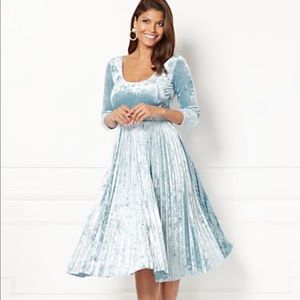 Sosi Pleated Velvet dress